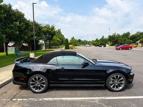 Used 2011 Ford Mustang GT Premium w/ 402A Rapid Spec Order Code RWD image 14