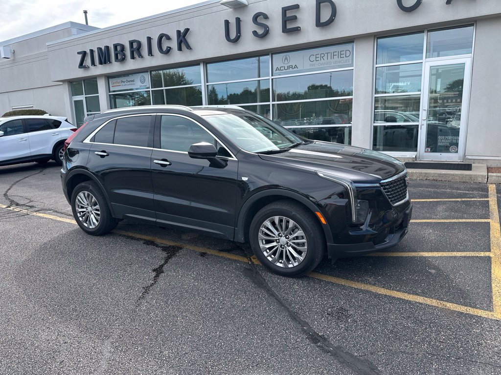 Used 2024 Cadillac XT4 Premium Luxury AWD/4WD image 2