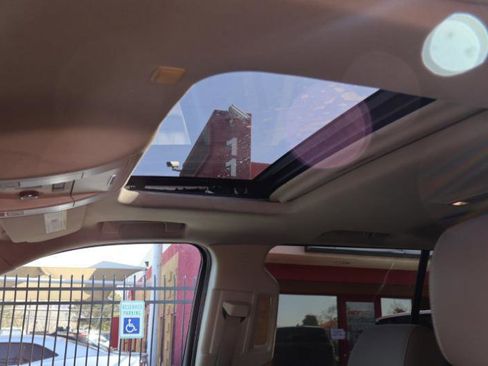 Used 2015 Chevrolet Suburban LTZ image 22