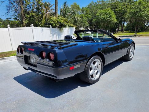 Used 1992 Chevrolet Corvette Convertible image 8