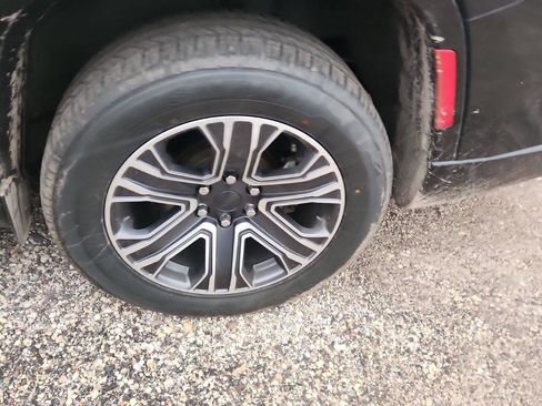 Used 2024 Jeep Wagoneer L Series II w/ Flexible Seating Group image 9