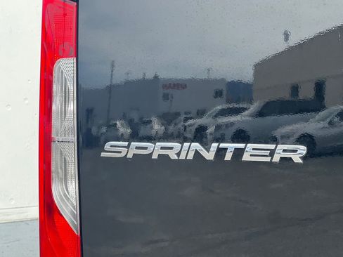 Used 2024 Mercedes-Benz Sprinter 2500 image 27
