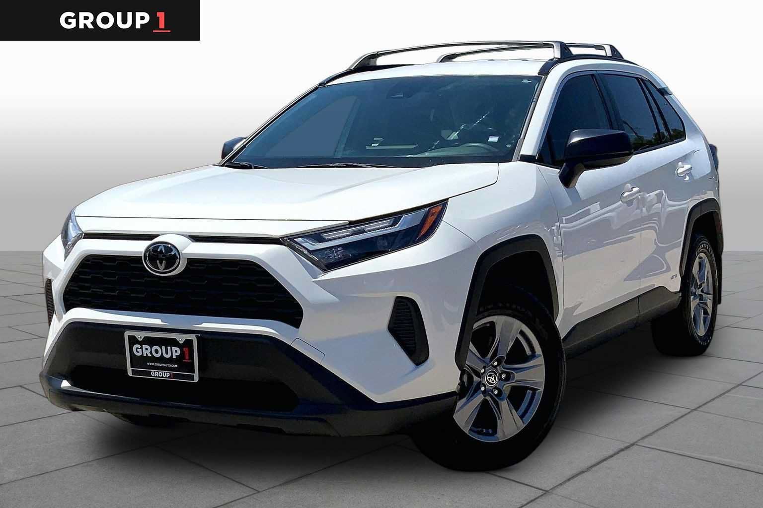 Used 2025 Toyota RAV4 LE AWD/4WD image 1