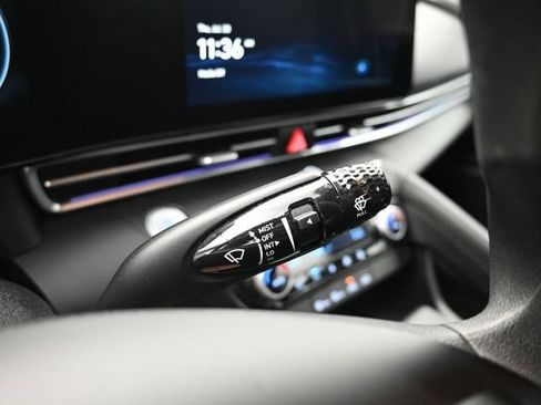 Used 2024 Hyundai Elantra SEL FWD image 24