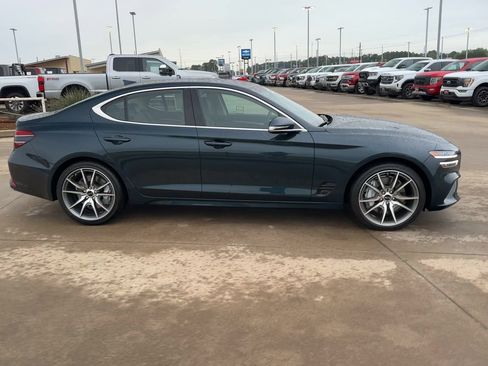 Used 2024 Genesis G70 2.5T image 9