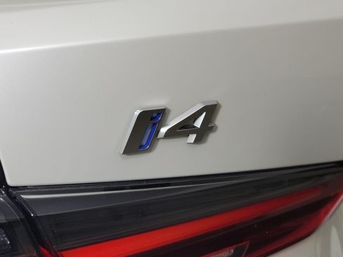 Used 2025 BMW i4 xDrive40i w/ M Sport Package AWD/4WD image 7