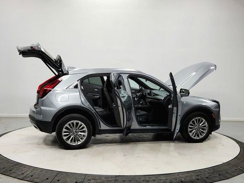 Used 2024 Cadillac XT4 Premium Luxury image 16