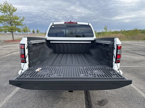 New 2026 Nissan Frontier SV w/ SV Convenience Package AWD/4WD image 32