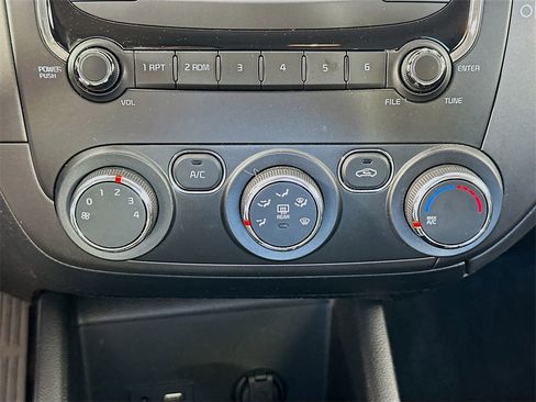 Used 2018 Kia Forte LX image 14