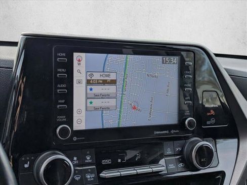 Used 2020 Toyota Highlander XLE image 21