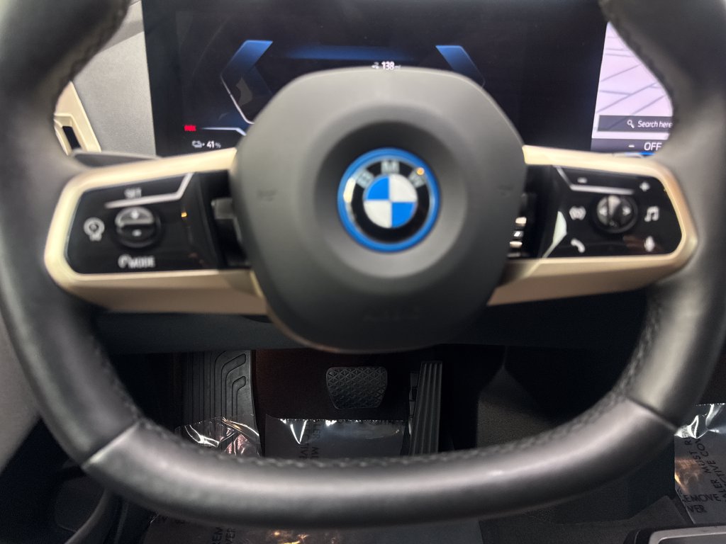 Used 2024 BMW iX xDrive50 w/ Convenience Package AWD/4WD image 58