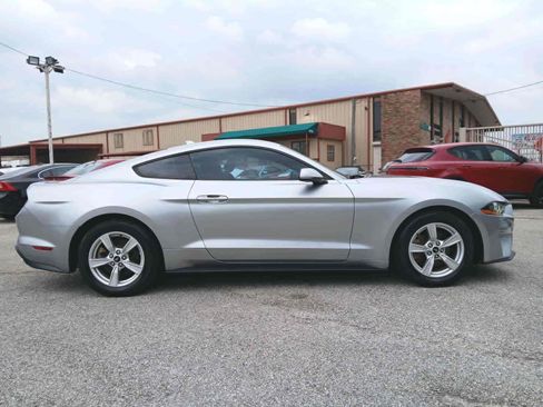Used 2020 Ford Mustang Coupe image 8