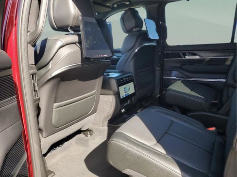 New 2026 Jeep Grand Wagoneer Summit image 9