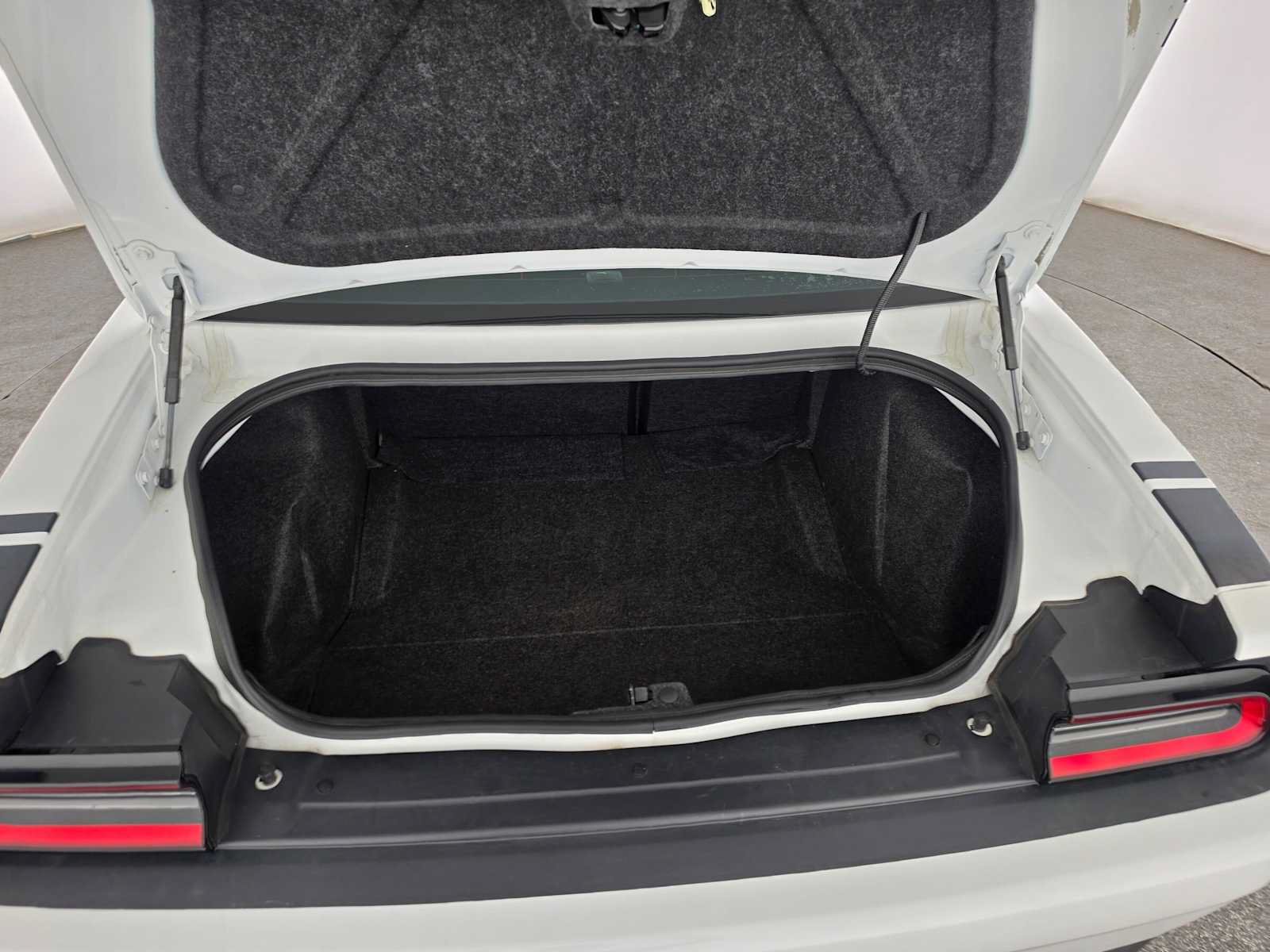 Used 2018 Dodge Challenger R/T Scat Pack RWD image 15