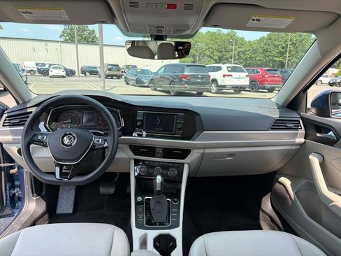 Used 2020 Volkswagen Jetta SE w/ SE Cold Weather Package FWD image 8