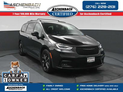 Used 2025 Chrysler Pacifica Limited