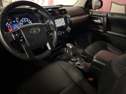 Used 2018 Toyota 4Runner TRD Off-Road Premium image 19