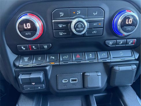 Used 2020 GMC Sierra 2500 Denali w/ Denali Ultimate Package AWD/4WD image 21