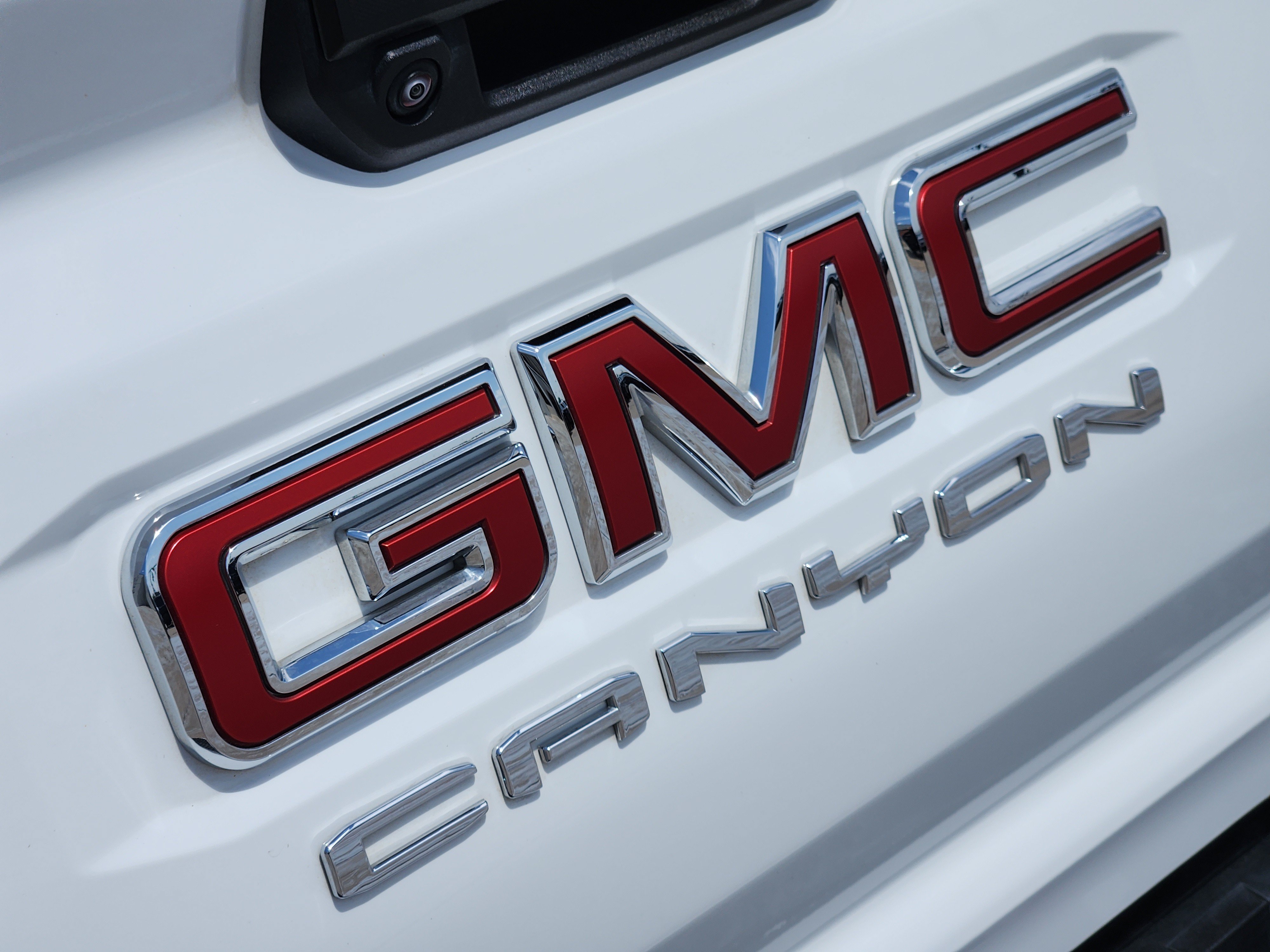 Used 2024 GMC Canyon AT4 w/ Canyon Safety Plus Package AWD/4WD image 12
