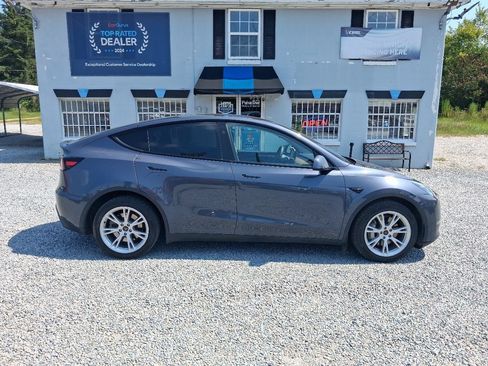 Used 2023 Tesla Model Y Long Range AWD/4WD image 6