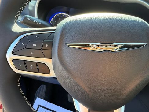 New 2026 Chrysler Pacifica Select FWD image 18