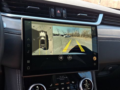 Used 2026 Jaguar F-PACE R-Dynamic S AWD/4WD image 18