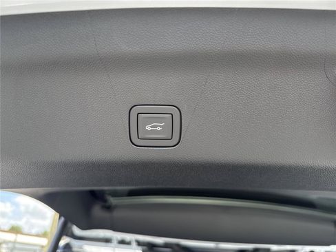 New 2026 Chevrolet Suburban High Country AWD/4WD image 39