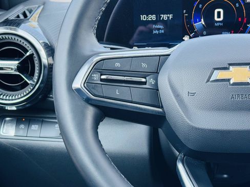 Used 2025 Chevrolet Equinox LT FWD image 19
