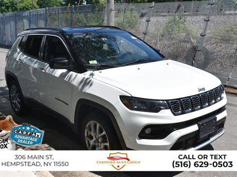 Used 2025 Jeep Compass Limited AWD/4WD image 4