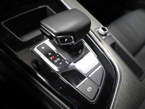 Used 2023 Audi A4 2.0T Premium w/ Convenience Package image 27