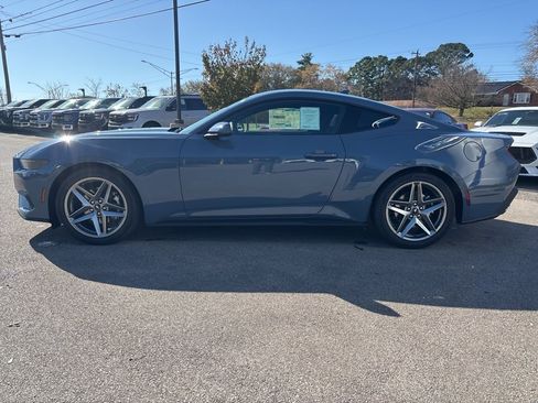 New 2025 Ford Mustang Coupe image 5