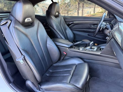 Used 2015 BMW M4 Convertible image 36