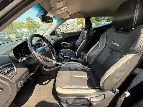 Used 2013 Hyundai Veloster Turbo FWD image 13