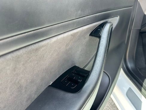 Used 2018 Tesla Model 3 Mid Range image 16