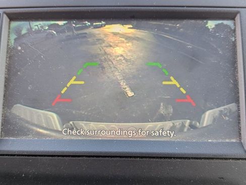 Used 2019 Nissan Frontier SV image 11