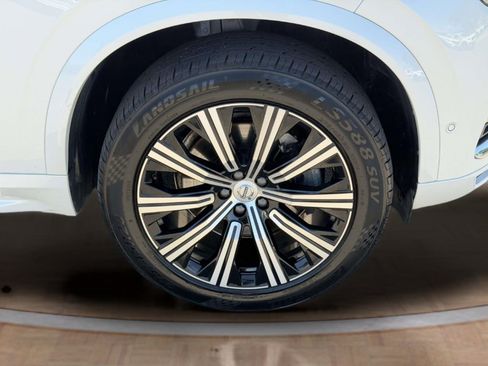 Used 2024 Volvo XC90 B5 Plus AWD/4WD image 25