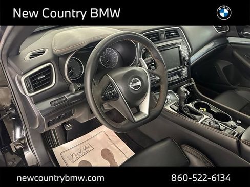 Used 2023 Nissan Maxima SR w/ Sport Mat Group FWD image 11