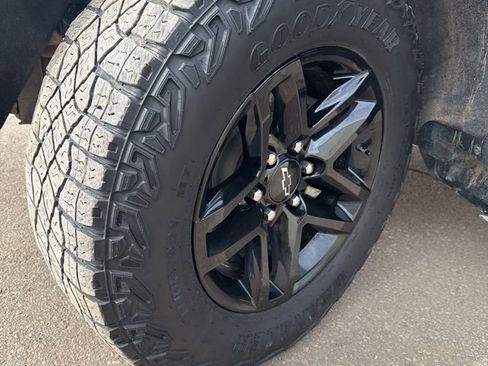 Used 2024 Chevrolet Silverado 1500 Custom Trail Boss image 26