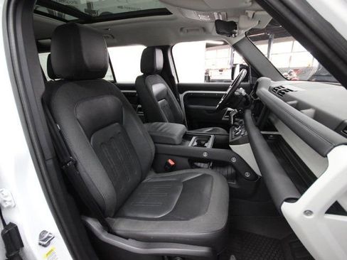 Used 2020 Land Rover Defender 110 SE image 21