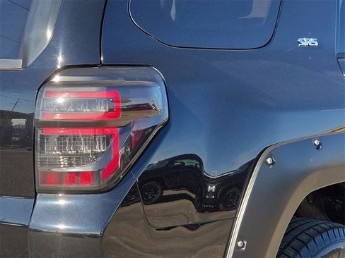 Certified 2018 Toyota 4Runner SR5 Premium image 11