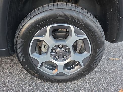 Used 2022 Jeep Compass Trailhawk w/ Trailhawk Elite Group image 32