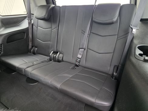 Used 2019 Cadillac Escalade 2WD image 17