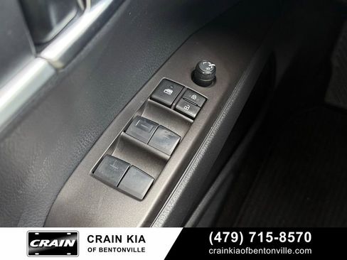 Used 2023 Toyota Camry SE w/ Convenience Package FWD image 10