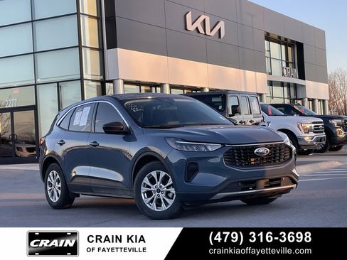 Used 2023 Ford Escape Active image 1