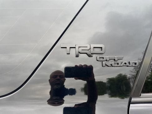 Used 2018 Toyota 4Runner TRD Off-Road Premium image 7