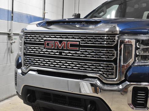 Used 2022 GMC Sierra 2500 SLE w/ X31 Off-Road Package AWD/4WD image 28