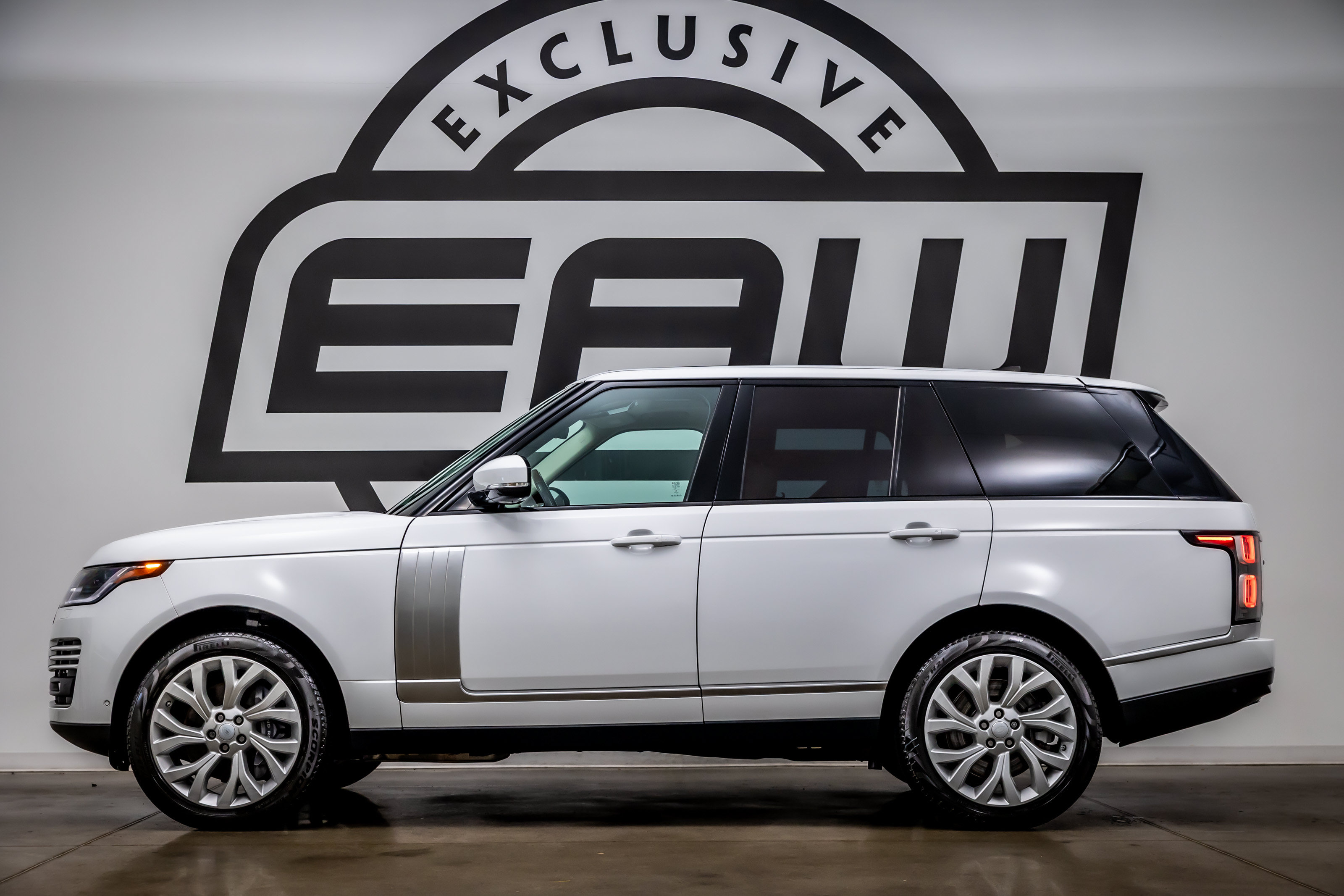 Used 2019 Land Rover Range Rover Supercharged AWD/4WD image 6