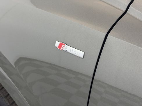 Certified 2025 Audi Q3 2.0T Premium image 18