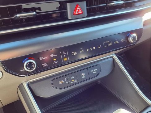 New 2026 Kia Carnival LXS image 5