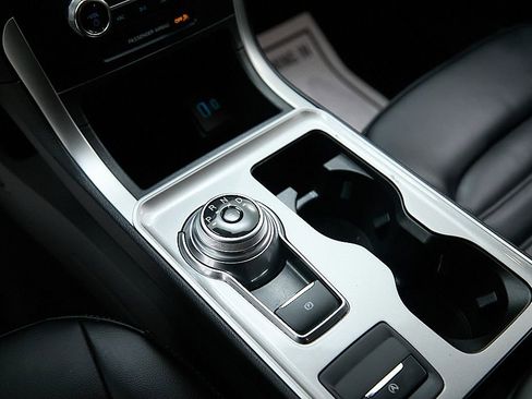 Used 2024 Ford Edge SEL image 18